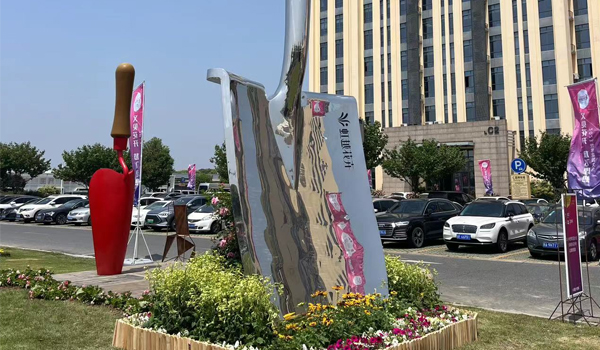 ˇ�g�c��Ȼ�����@�ֵ��ܾ��^